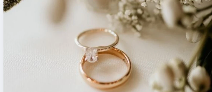 Platinum-toned engagement ring set, the Platinum Pack